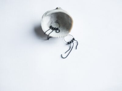 Náušnice medúza černá